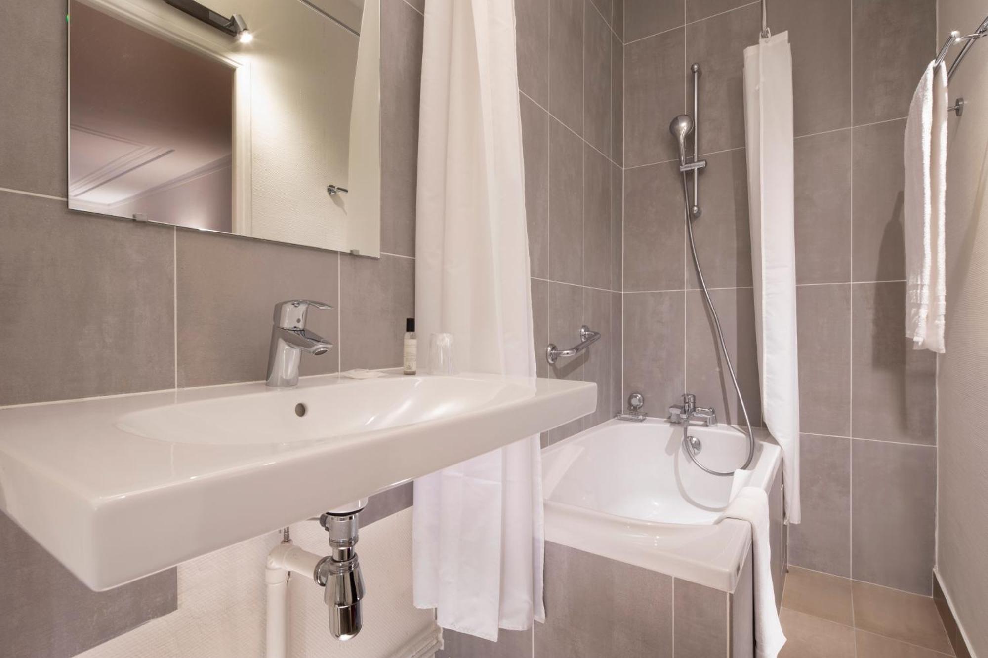 Hotel Londres Saint Honore 3*